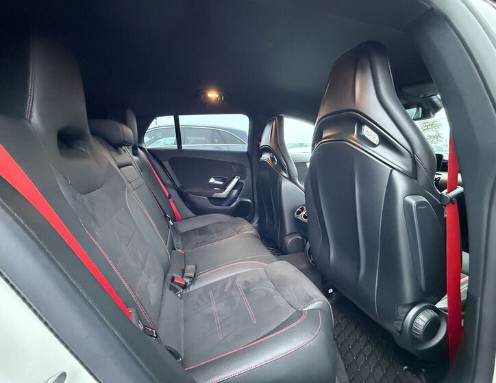 Mercedes-Benz CLA Kombi 2,0 l 310 kw