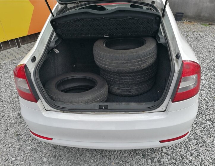 Škoda Octavia Sedan / Limuzína 1,6 l 77 kw