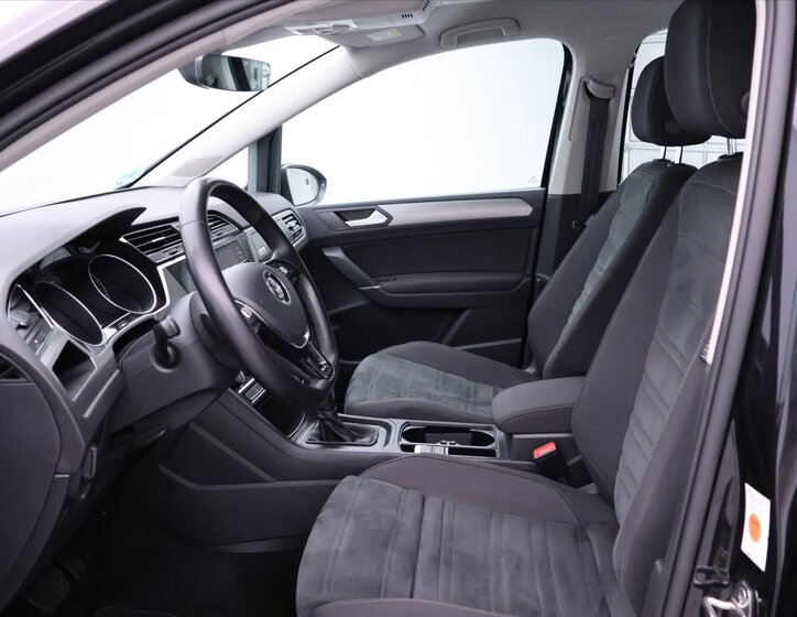 Volkswagen Touran 11