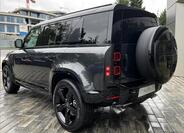 Land Rover Defender 4