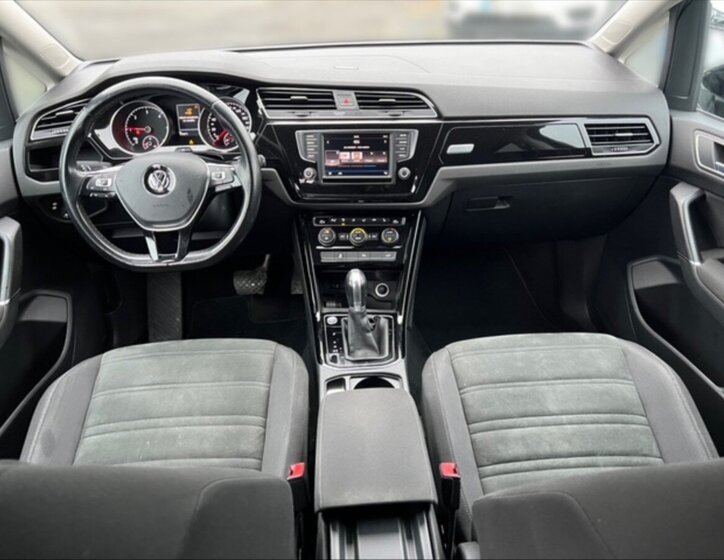 Volkswagen Touran 9