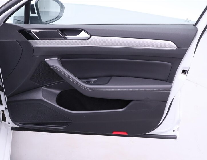 Volkswagen Passat Kombi 2,0 l 206 kw