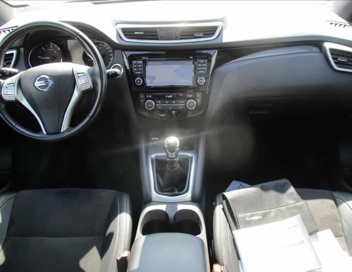 Nissan Qashqai SUV 1,6 l 96 kw