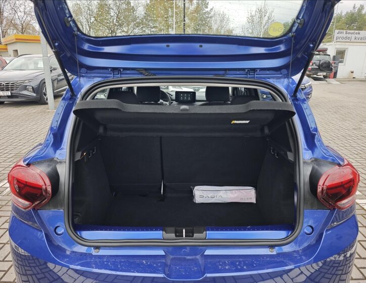 Dacia Sandero Hatchback 999,0 67 kw