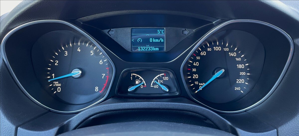 Ford Focus Kombi 999,0 92 kw