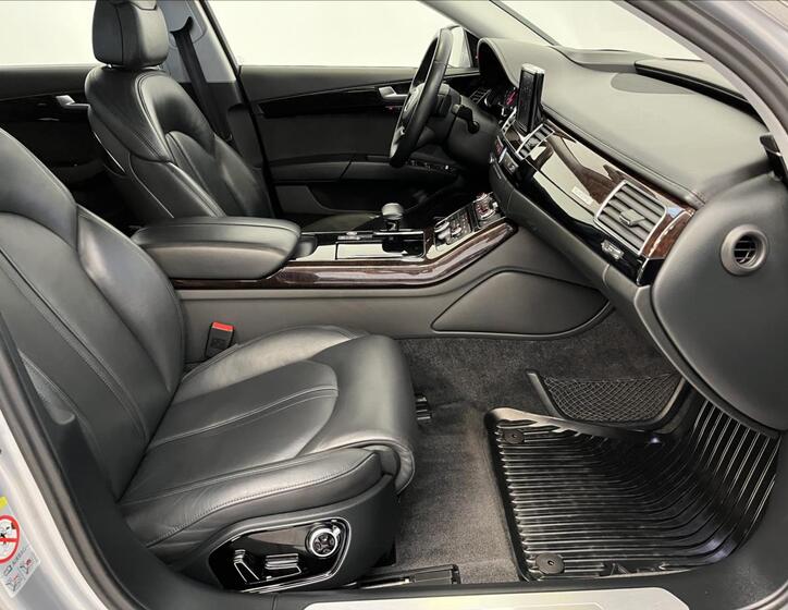 Audi A8 25