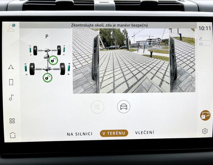 Land Rover Defender 25