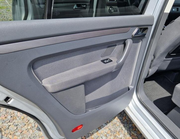 Volkswagen Touran MPV 1,4 l 103 kw