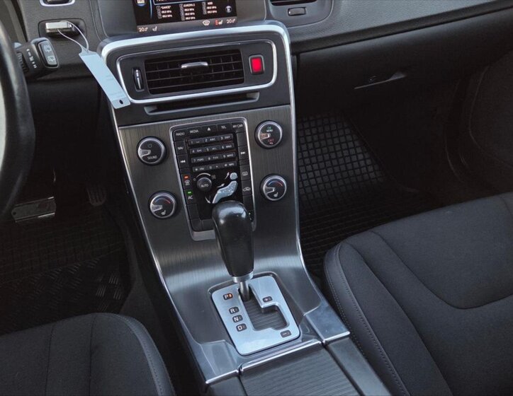 Volvo V60 Kombi 2,0 l 120 kw