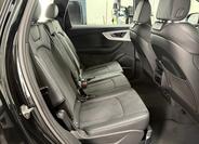 Audi Q7 11