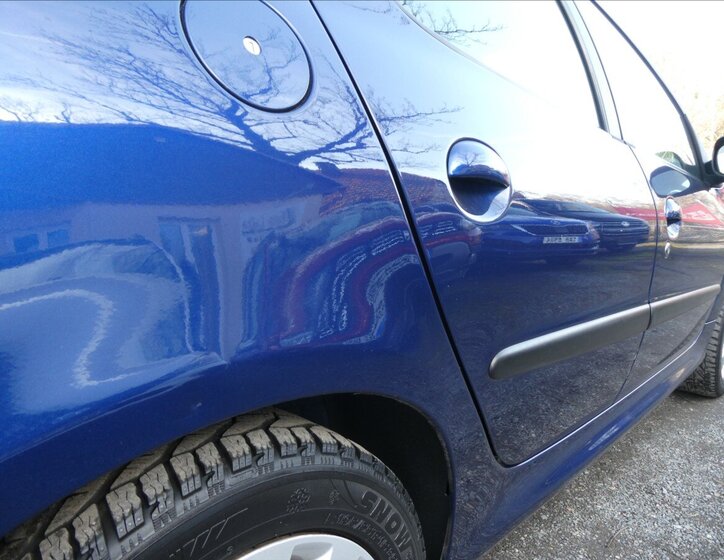 Peugeot 206 Hatchback 1,6 l 80 kw