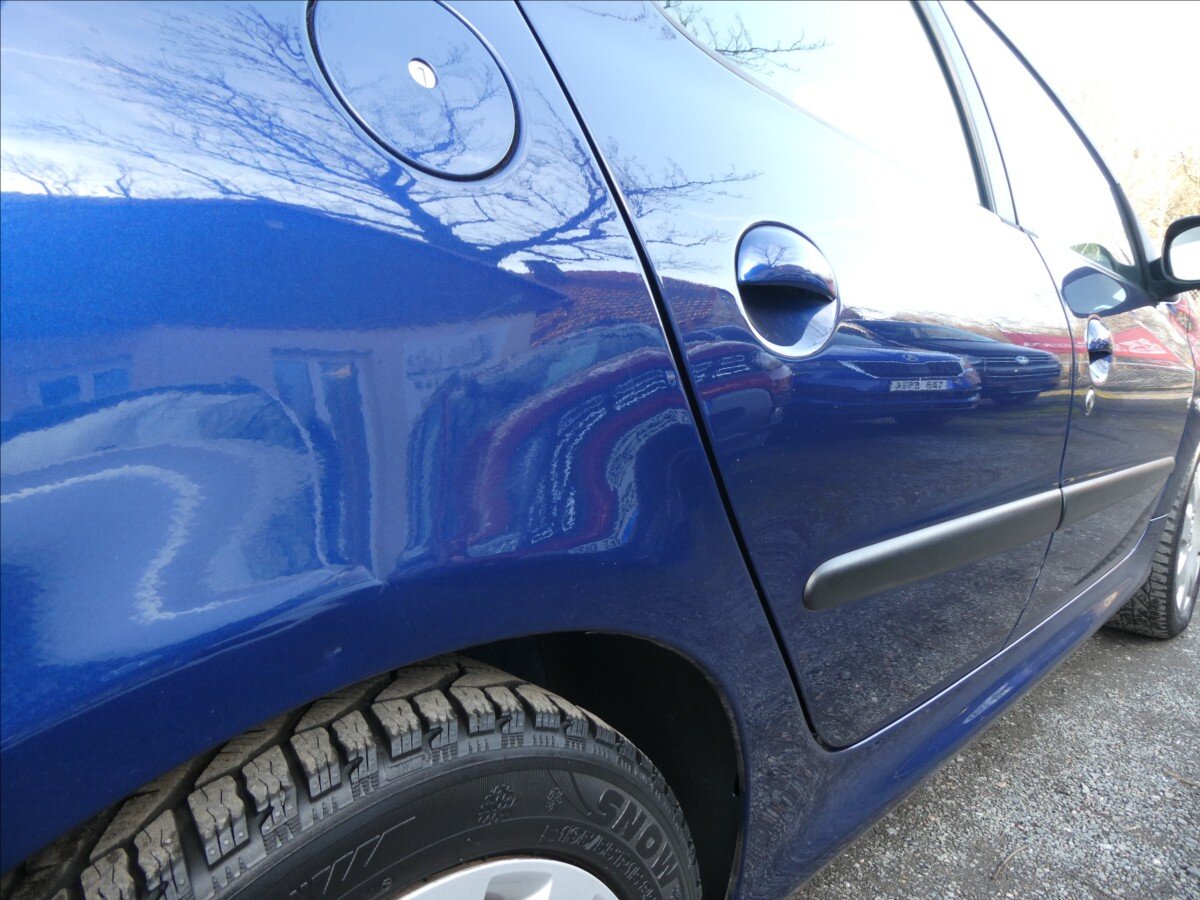 Peugeot 206 Hatchback 1,6 l 80 kw