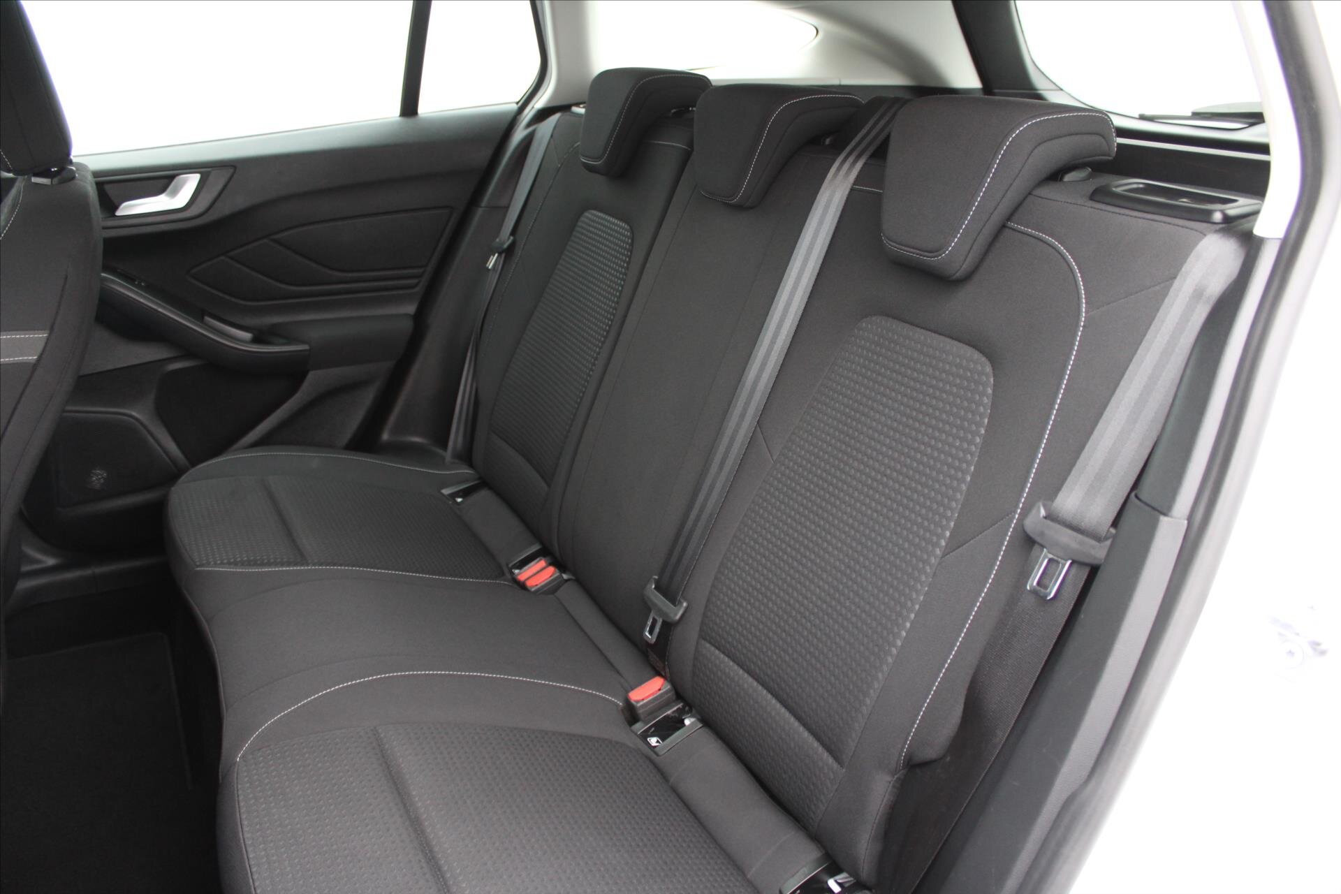 Ford Focus Kombi 999,0 74 kw