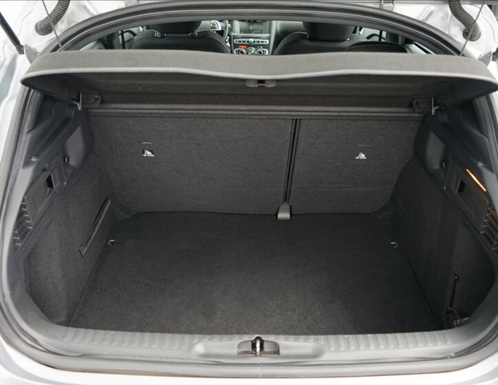 DS Automobiles DS4 Hatchback 1,6 l 88 kw