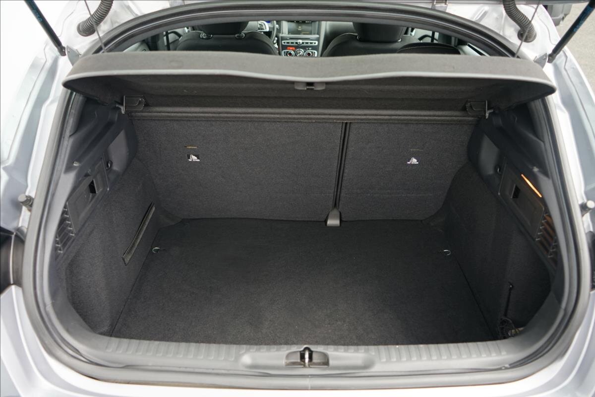 DS Automobiles DS4 Hatchback 1,6 l 88 kw