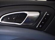 Porsche Cayenne SUV 4,8 l 405 kw