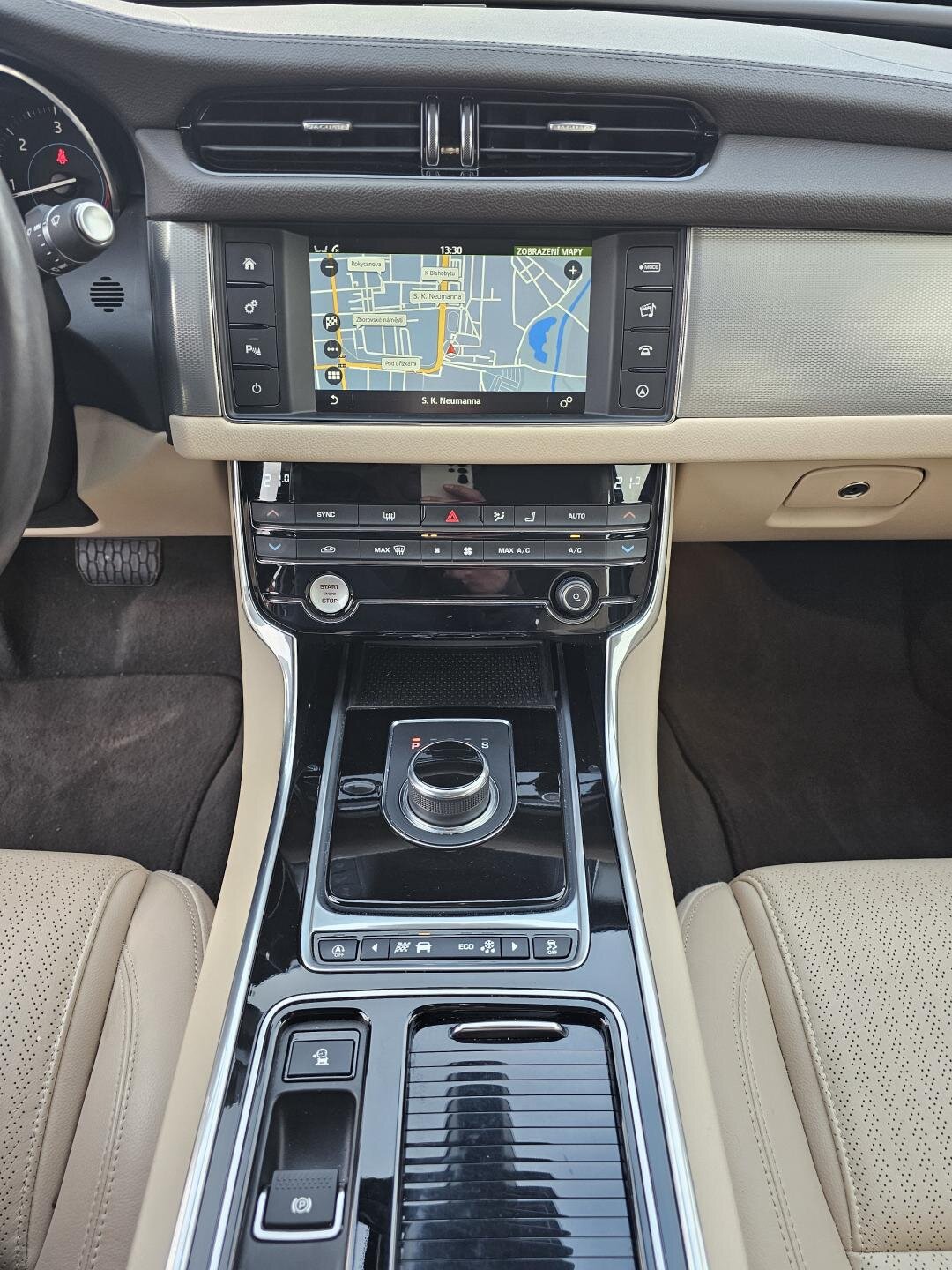 Jaguar XF Sedan 2,0 l 177 kw