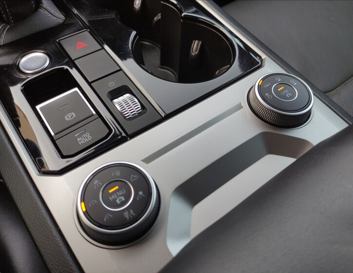 Volkswagen Touareg 23