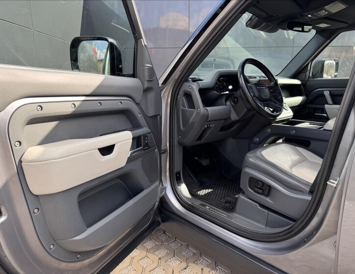 Land Rover Defender SUV / Terénní 3,0 l 221 kw