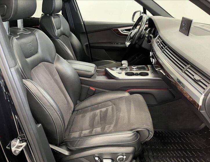Audi SQ7 SUV / Terénní 4,0 l 320 kw