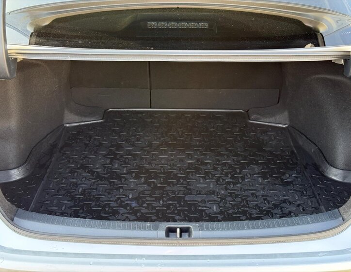 Toyota Corolla Sedan / Limuzína 1,8 l 72 kw