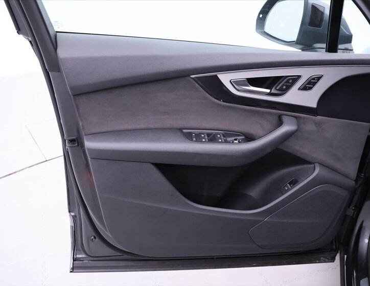 Audi Q7 SUV / Terénní 3,0 l 200 kw