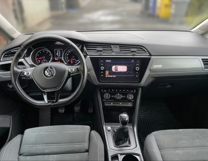 Volkswagen Touran 9