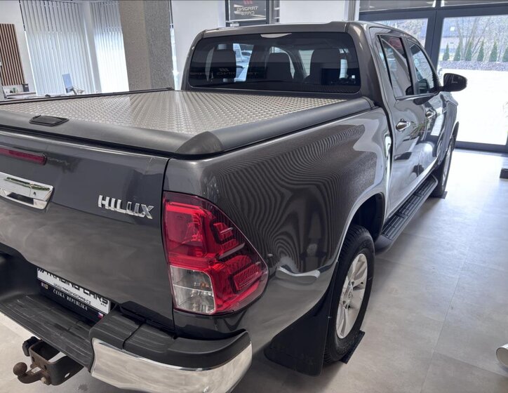 Toyota Hilux Pick-up 2,4 l 110 kw