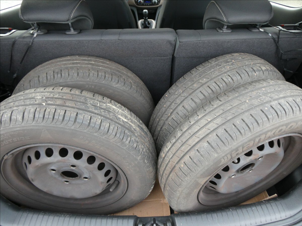 Hyundai i10 Hatchback 998,0 49 kw