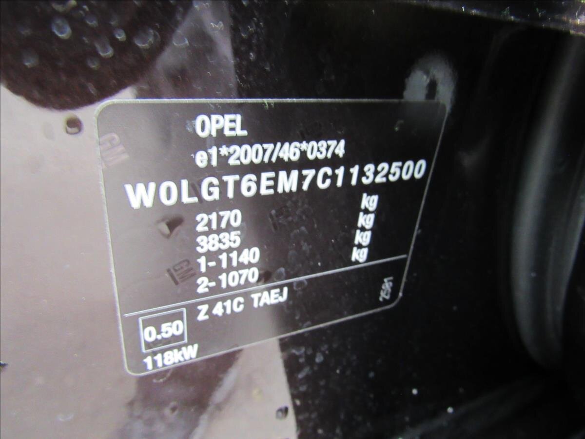 Opel Insignia Sedan / Limuzína 2,0 l 118 kw