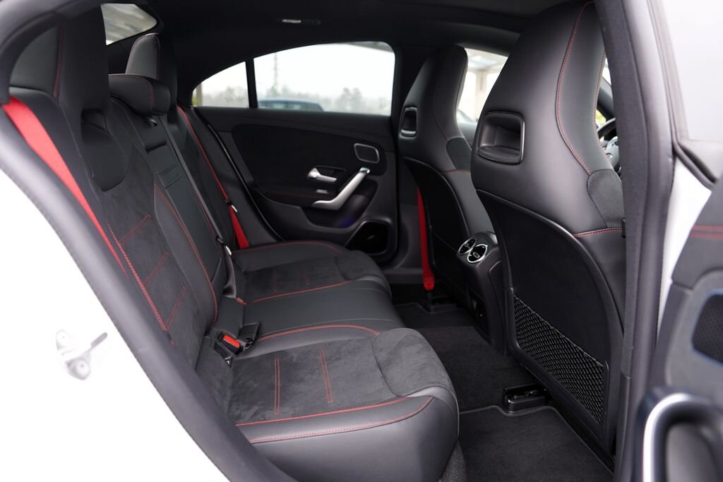 Mercedes-Benz CLA Sedan 2,0 l 340 kw