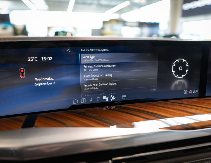 Cadillac Escalade 34