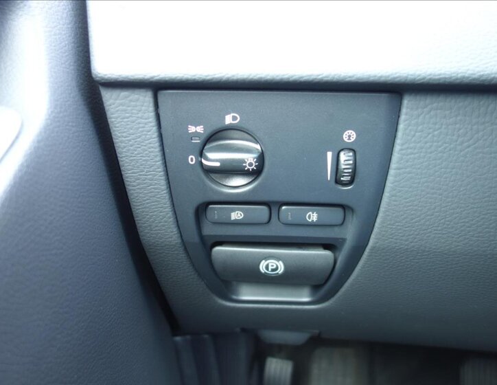 Volvo XC90 SUV 2,4 l 147 kw