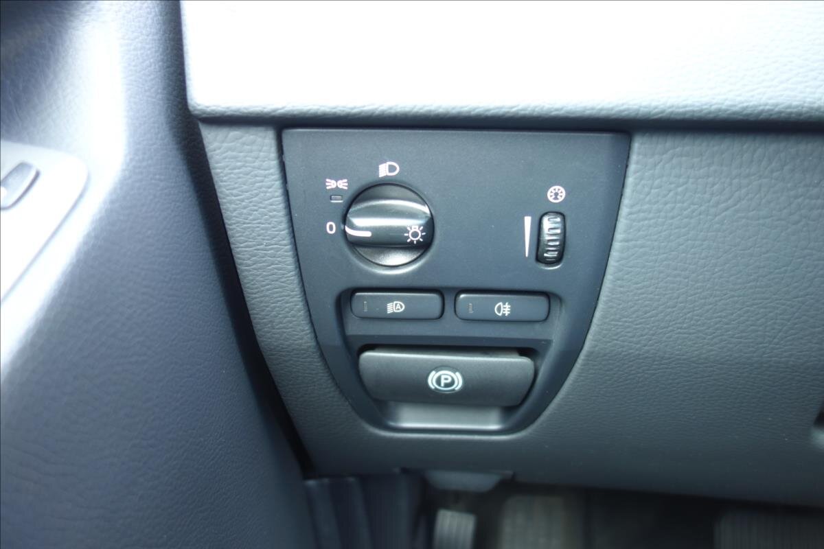 Volvo XC90 SUV 2,4 l 147 kw