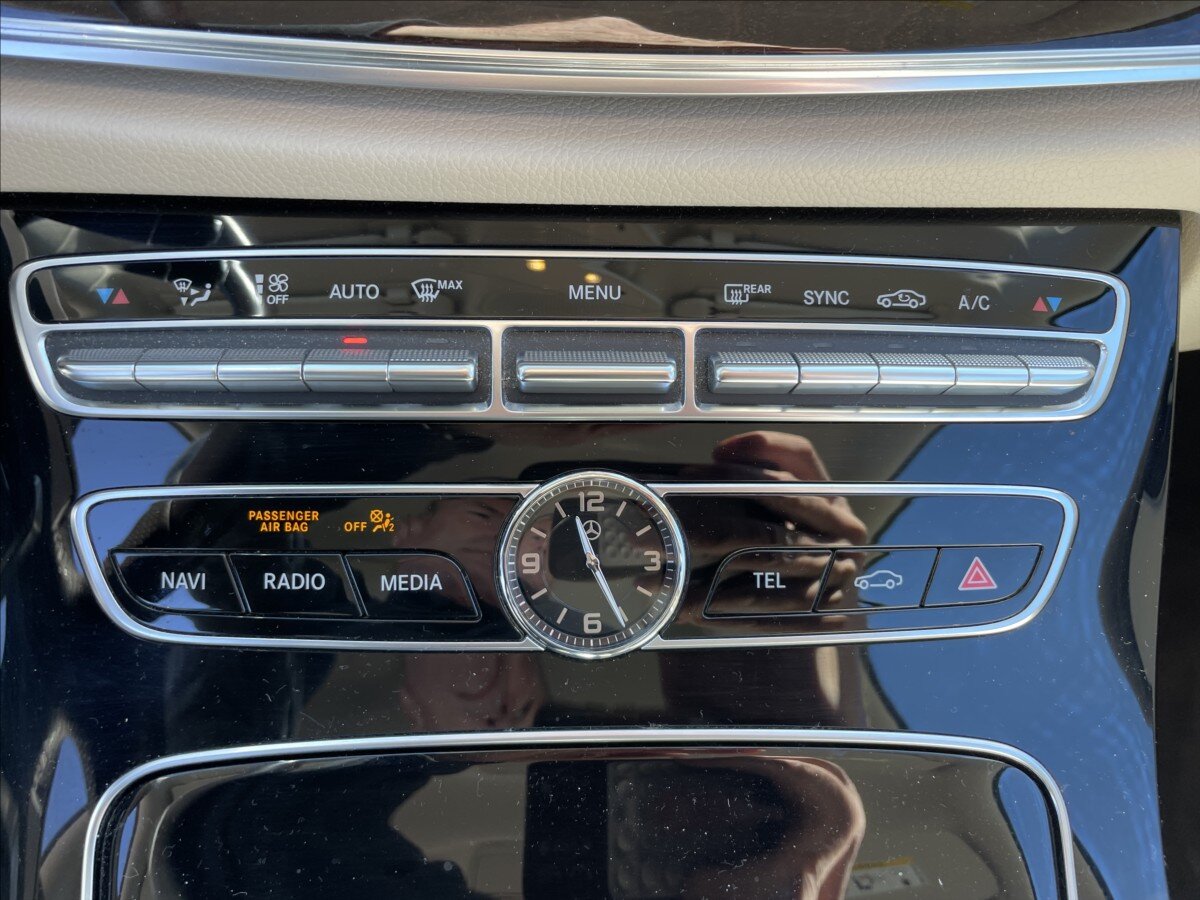 Mercedes-Benz Třídy E Kupé 2,0 l 180 kw