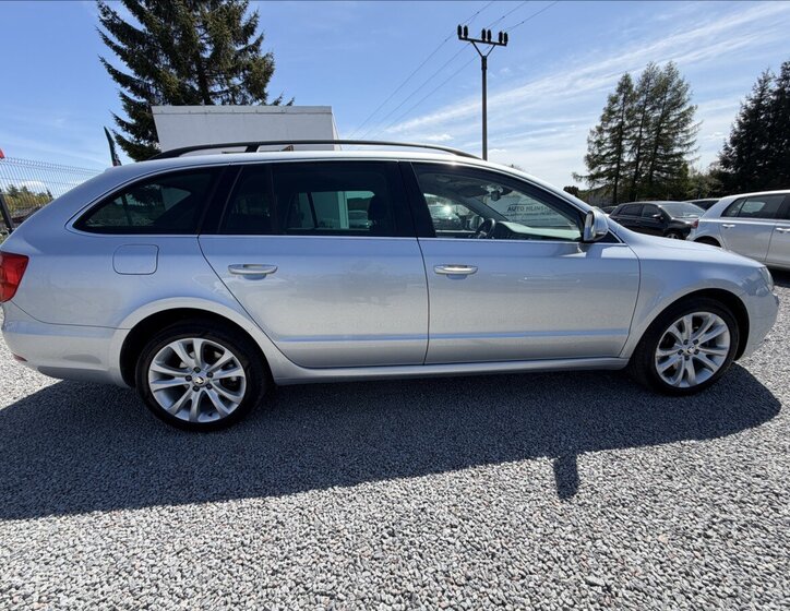 Škoda Superb Kombi 2,0 l 103 kw