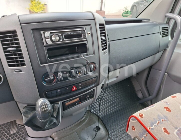 Volkswagen Crafter 9