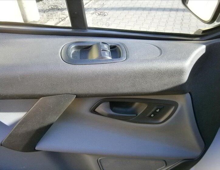 Ford Transit Custom 11