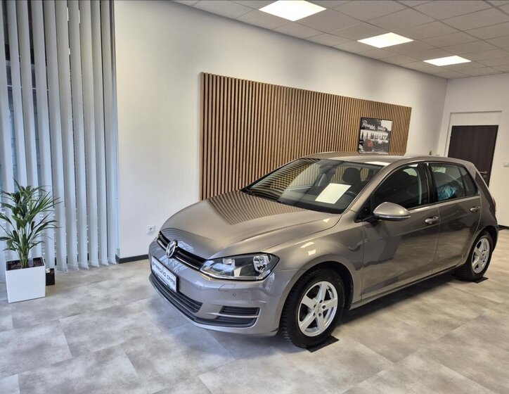 Volkswagen Golf Hatchback 1,2 l 81 kw