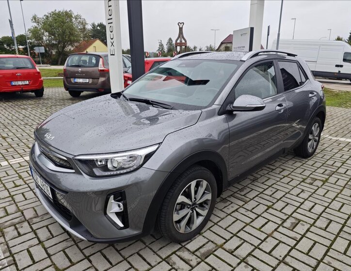 KIA Stonic SUV 1,2 l 62 kw