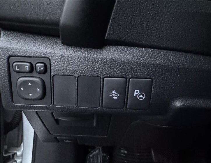 Toyota Auris Hatchback 1,8 l 73 kw