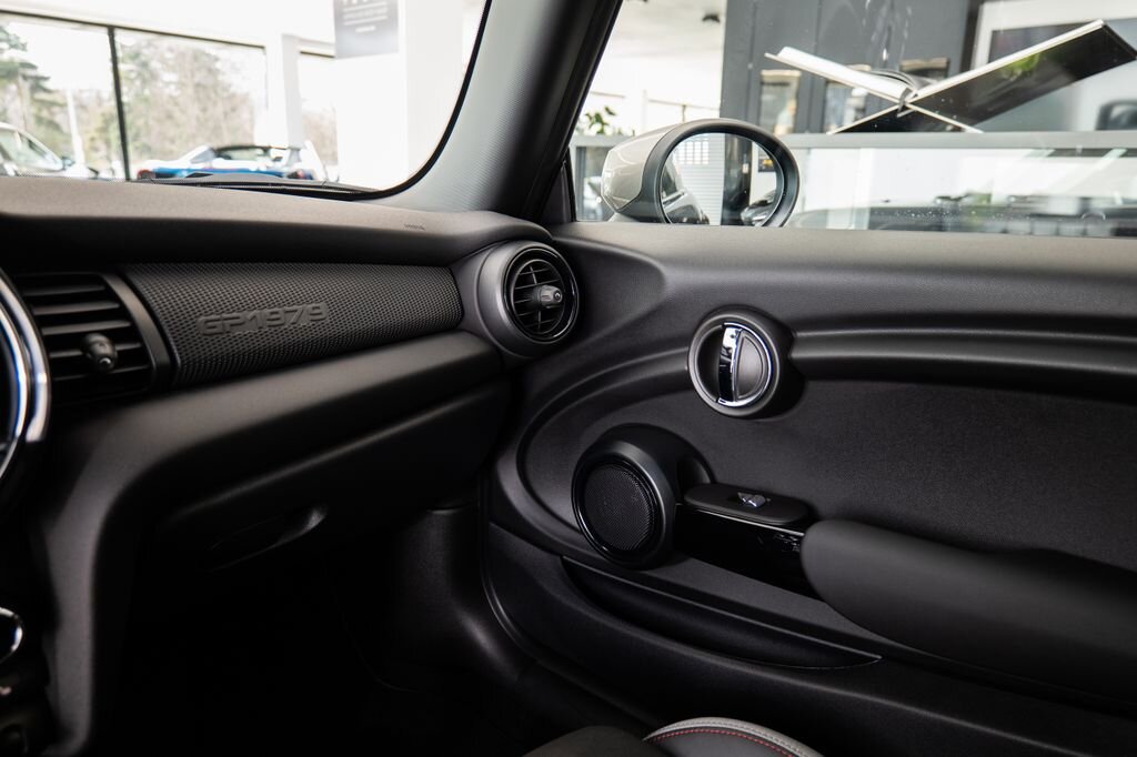 Mini Cooper Hatchback 2,0 l 225 kw