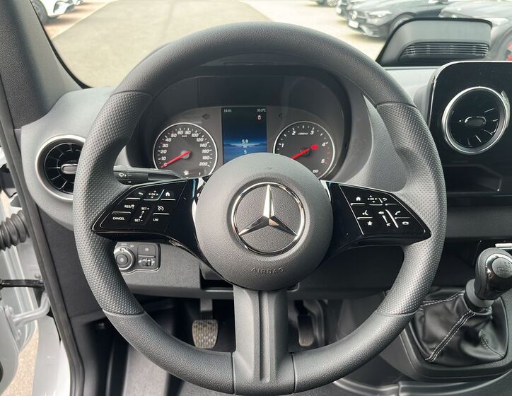 Mercedes-Benz Sprinter 10