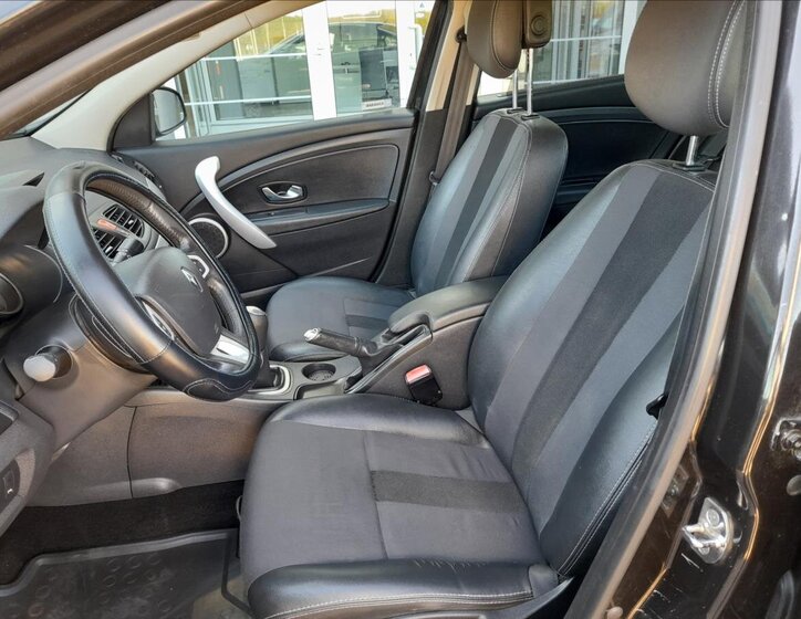 Renault Fluence Sedan / Limuzína 1,6 l 81 kw