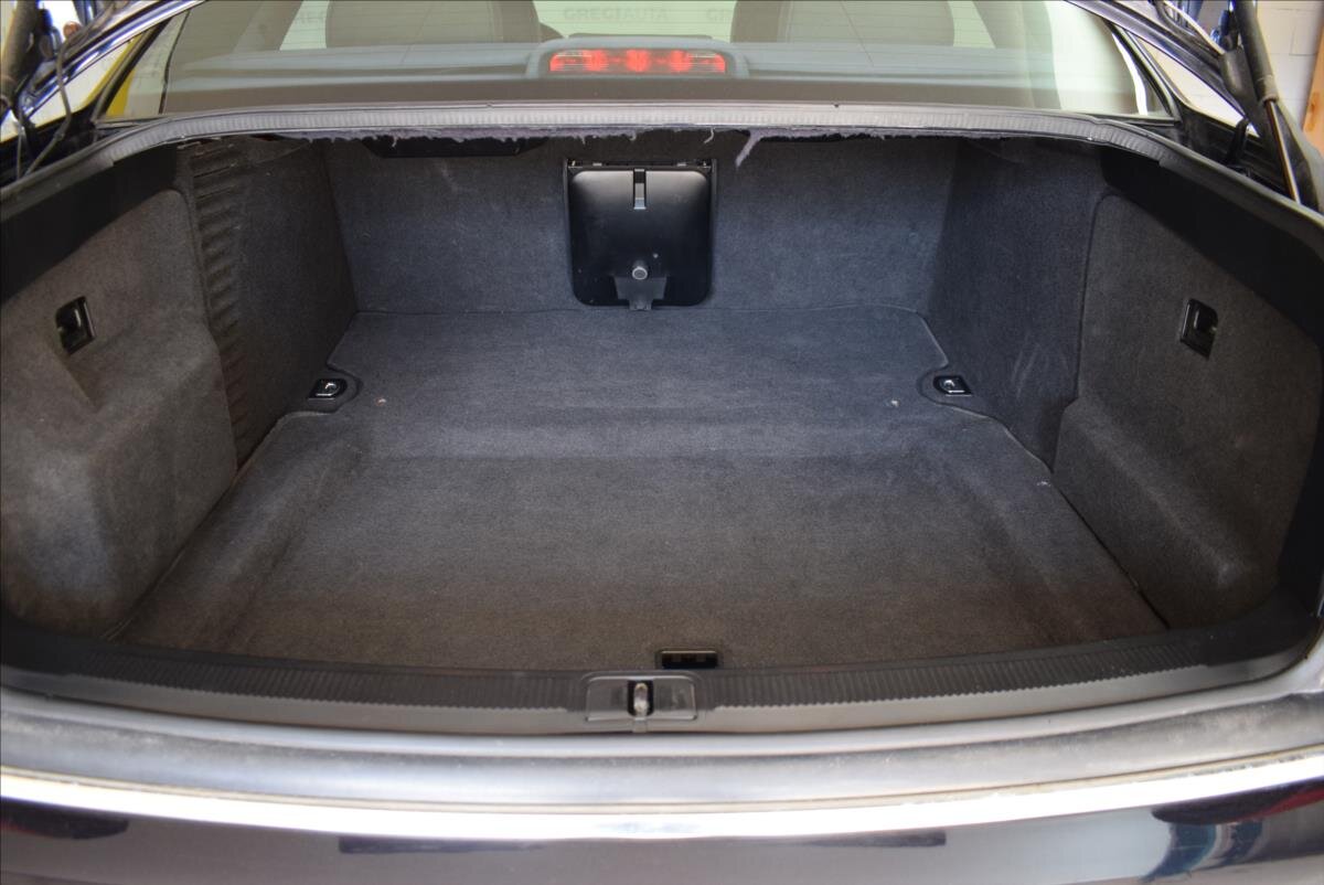 Audi S8 Sedan / Limuzína 4,2 l 265 kw