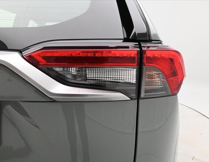 Toyota RAV4 SUV / Terénní 2,0 l 129 kw