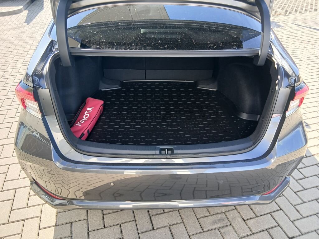 Toyota Corolla Sedan 1,5 l 92 kw