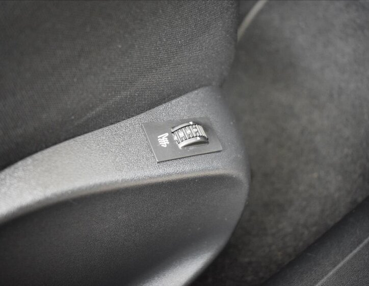 Peugeot 208 Hatchback 1,2 l 60 kw