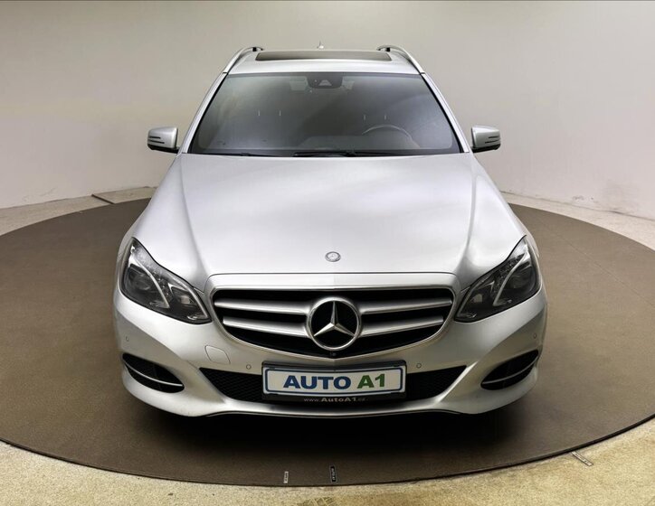 Mercedes-Benz Třídy E 2