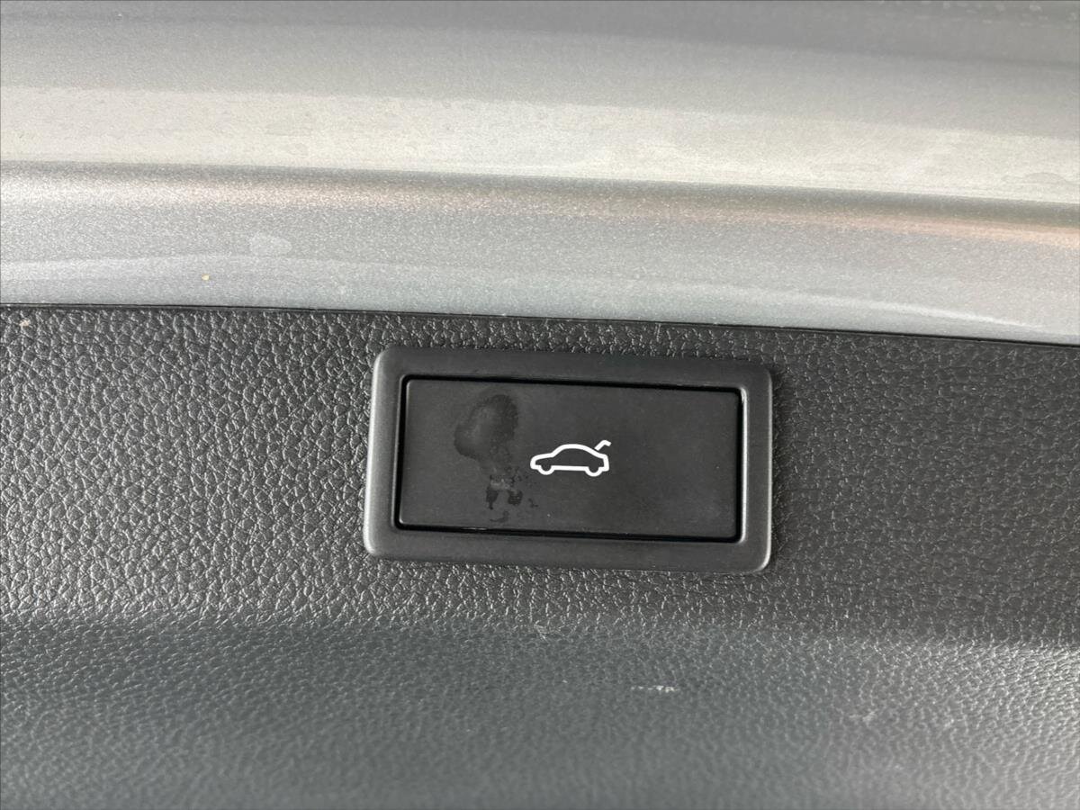 Škoda Karoq SUV / Terénní 1,5 l 110 kw